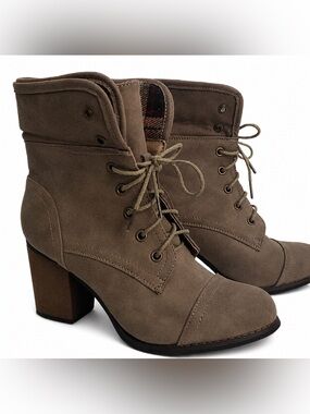 Via Pinky Taupe Faux Suede Heeled Combat Booties Plaid Cuff Lace-Up - Size 8.5